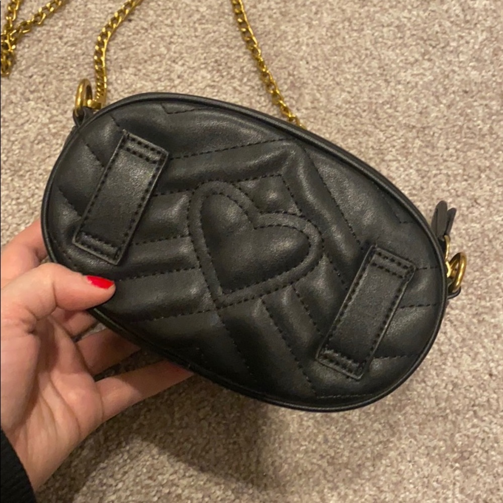 crossbody - Picture 2 of 3